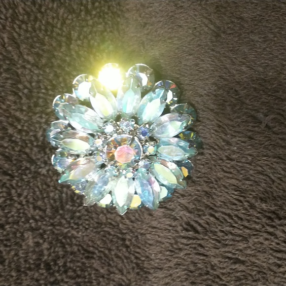 Vintage rhinestone brooch - Picture 3 of 10